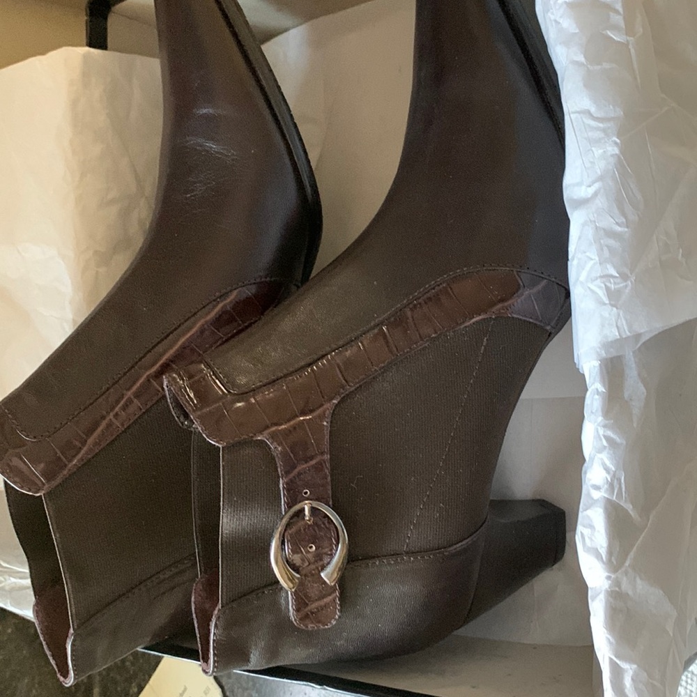 Booties Prevata handmade Italian leather ankle boots. In original box.
